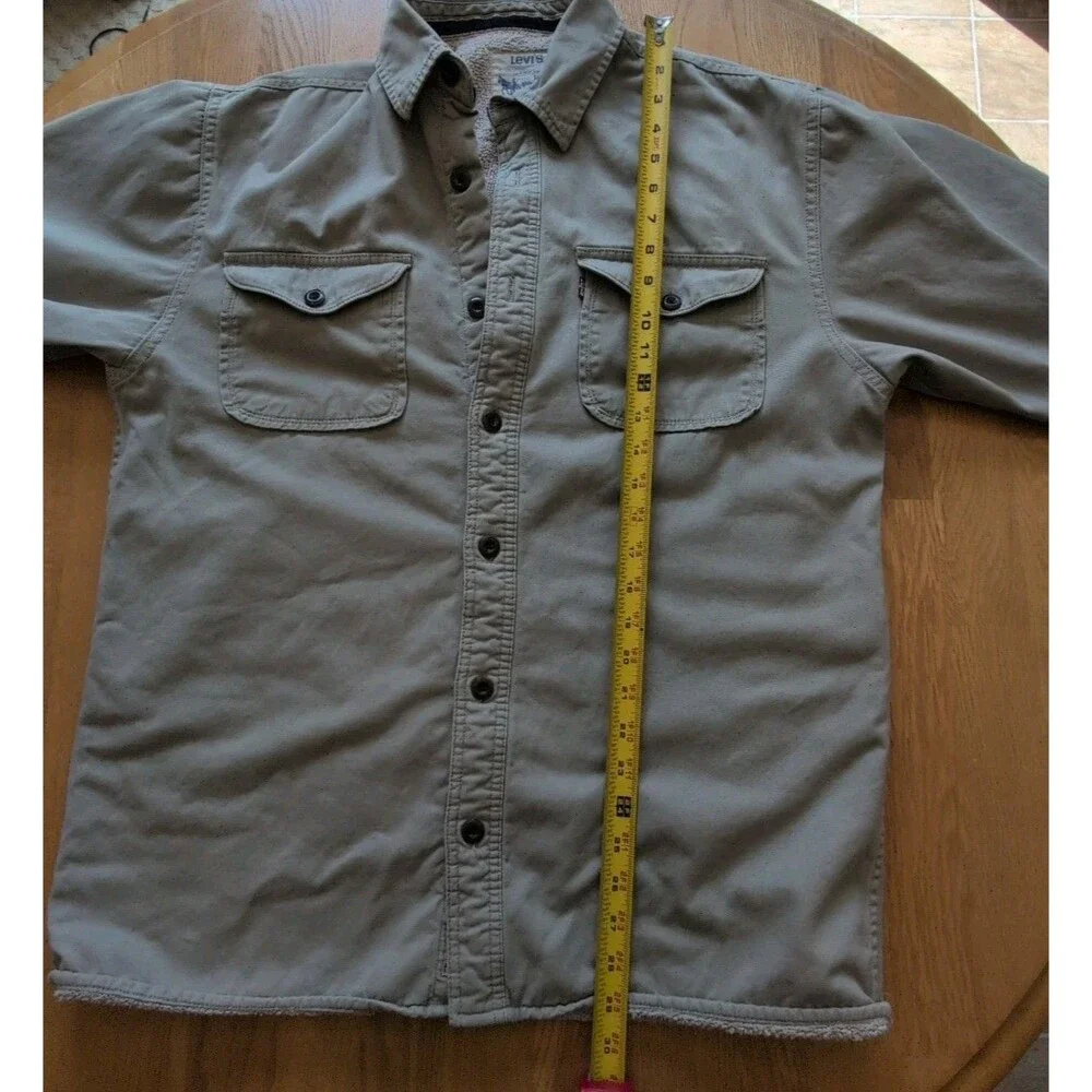 Vtg Levis Quilted Sherpa Jacket Shirt Shacket Beige/Tan Distressed Button Up Med